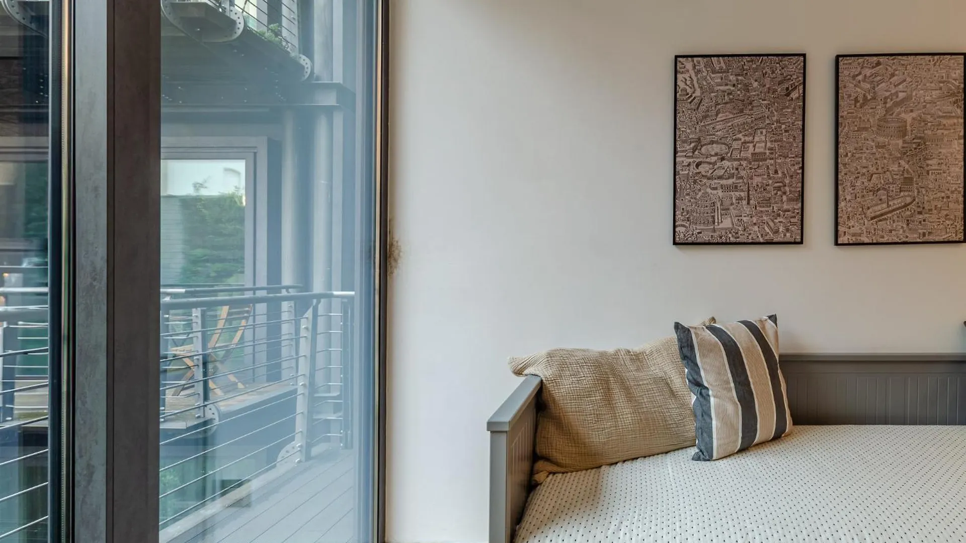 Domus Urbana 152 Apartment Rome Italy